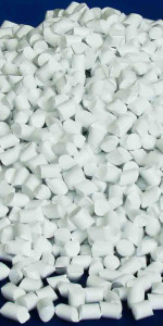 Granuli in materiale plastico per estrusione